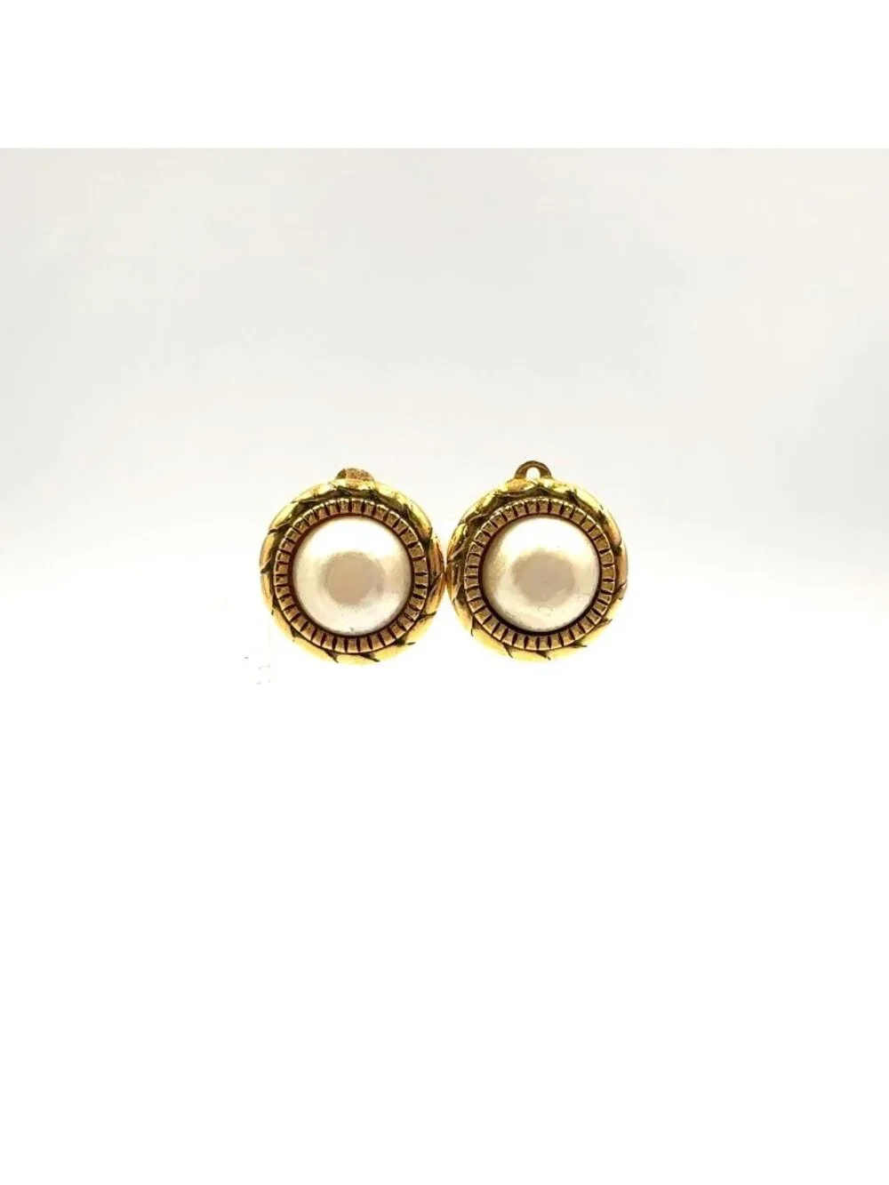 Chanel Pearl Motif Circle Faux Off White Gold Earrings